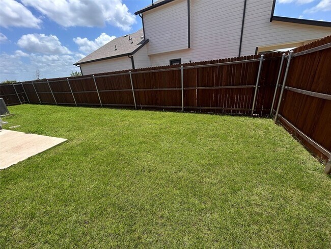 4624 Goodsprings Ln in Heartland, TX - Building Photo - Building Photo
