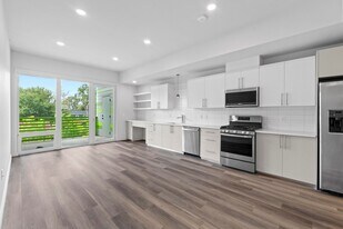 4004 Banister Ln in Austin, TX - Building Photo