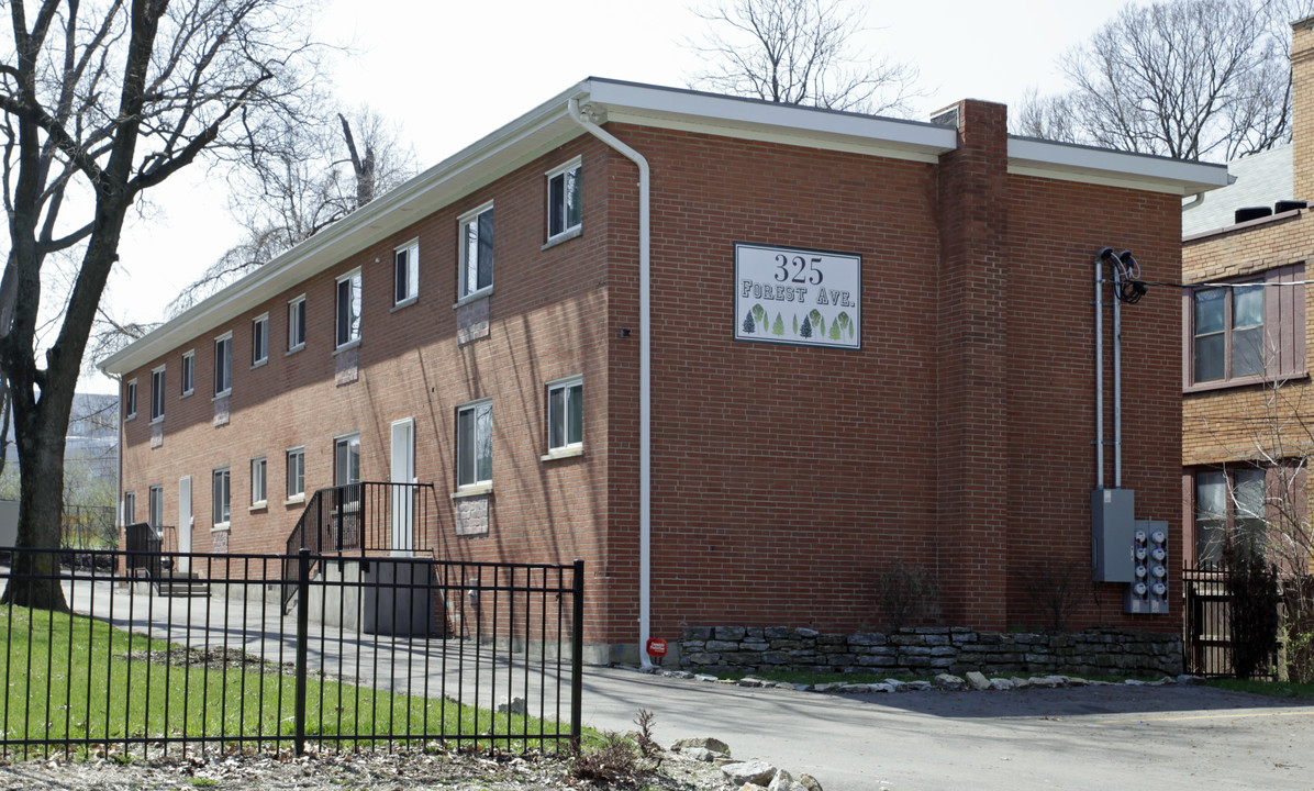 325 Forest Ave in Cincinnati, OH - Building Photo