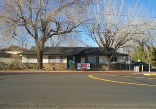 3421 Neil Rd in Reno, NV - Foto de edificio - Building Photo