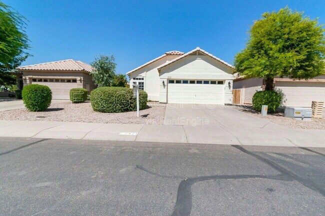 7421 S Kachina Dr in Tempe, AZ - Building Photo - Building Photo