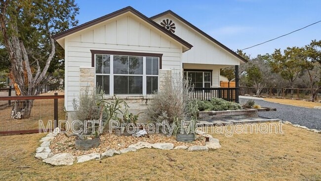 1361 Bob White Dr in Spring Branch, TX - Building Photo - Building Photo