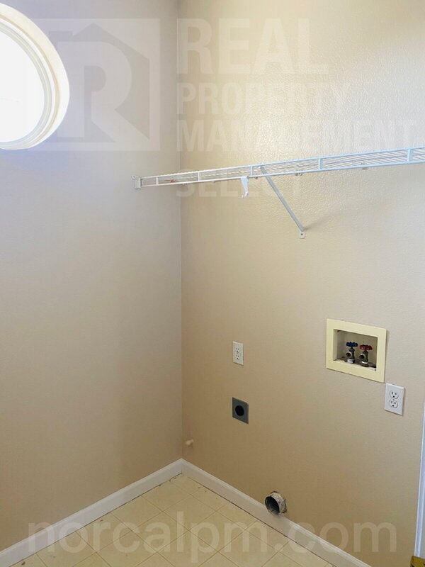 116 Burgundy Ct in Martinez, CA - Building Photo - Building Photo