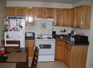 219 South St in Jersey City, NJ - Building Photo - Building Photo