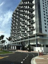 5252 NW 85th Ave, Unit 1110 in Doral, FL - Building Photo