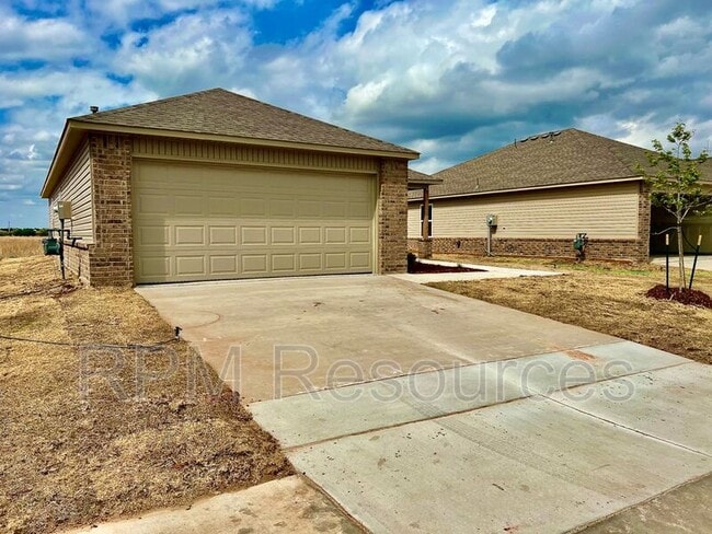 10429 NW 19th St in Oklahoma City, OK - Building Photo - Building Photo