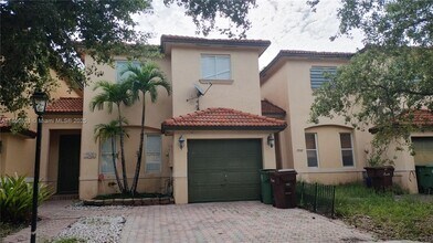 7965 W 33rd Ln in Hialeah, FL - Building Photo - Building Photo