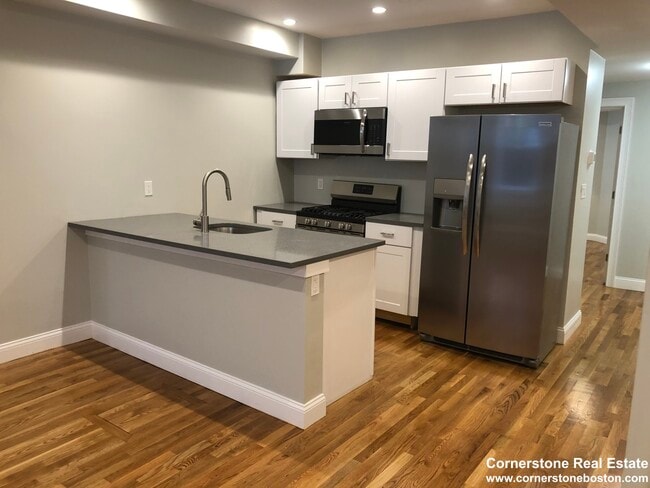 14 Symphony Rd, Unit 3 in Boston, MA - Building Photo - Building Photo