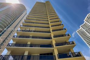 16275 Collins Ave in Sunny Isles Beach, FL - Building Photo