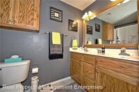 713 Shadowhill St photo'