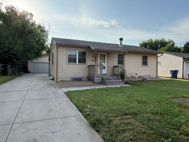 property at 3420 S Bennett St