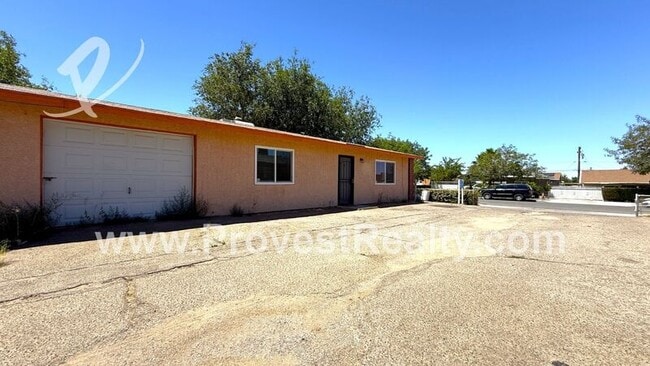 16397 Spruce St in Hesperia, CA - Building Photo - Building Photo