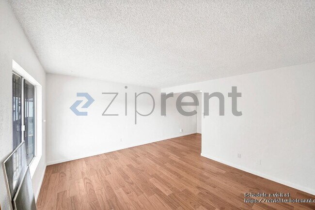 2458 Normandie Ave in Los Angeles, CA - Foto de edificio - Building Photo