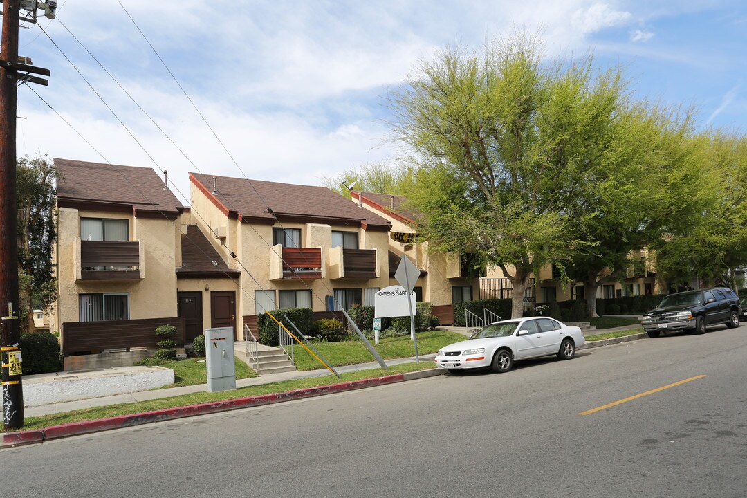 Owens Garden Apartments in Canoga Park, CA - Building Photo