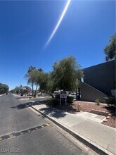 797 E Harmon Ave in Las Vegas, NV - Building Photo - Building Photo