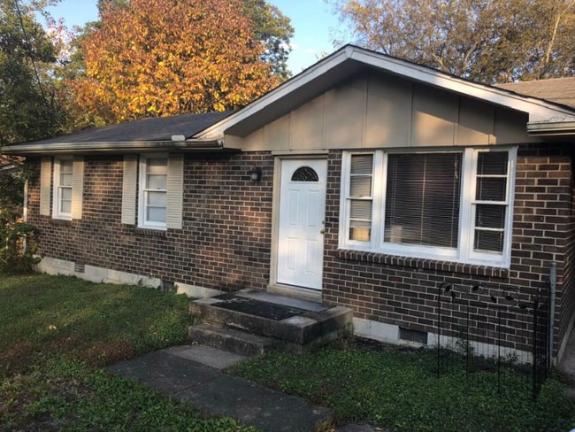 240 Old Shackle Island Rd