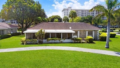 3015 N Palm Aire Dr in Pompano Beach, FL - Building Photo - Building Photo