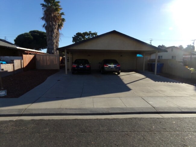 222 Elm Ave, Unit B