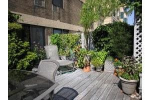 439 W 43rd St in New York, NY - Building Photo