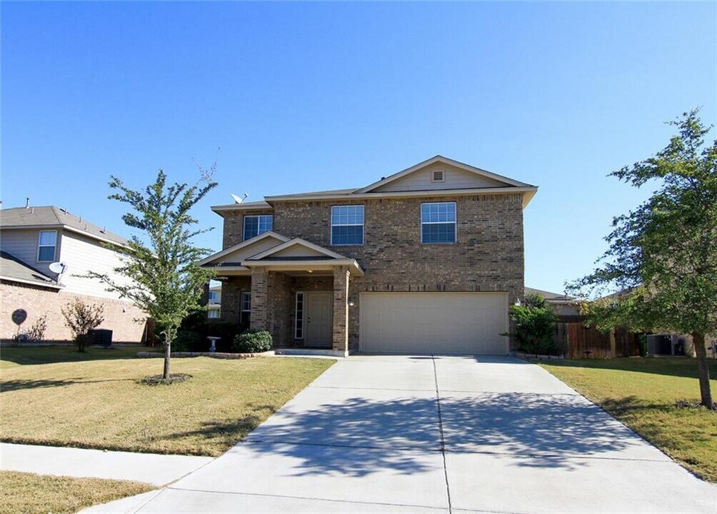 2705 Overton St in Round Rock, TX - Building Photo