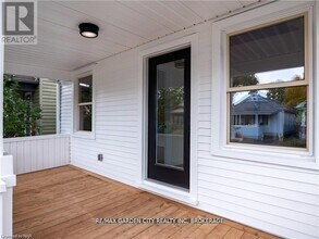 98 Pleasant Ave in St Catharines, ON - Building Photo - Building Photo