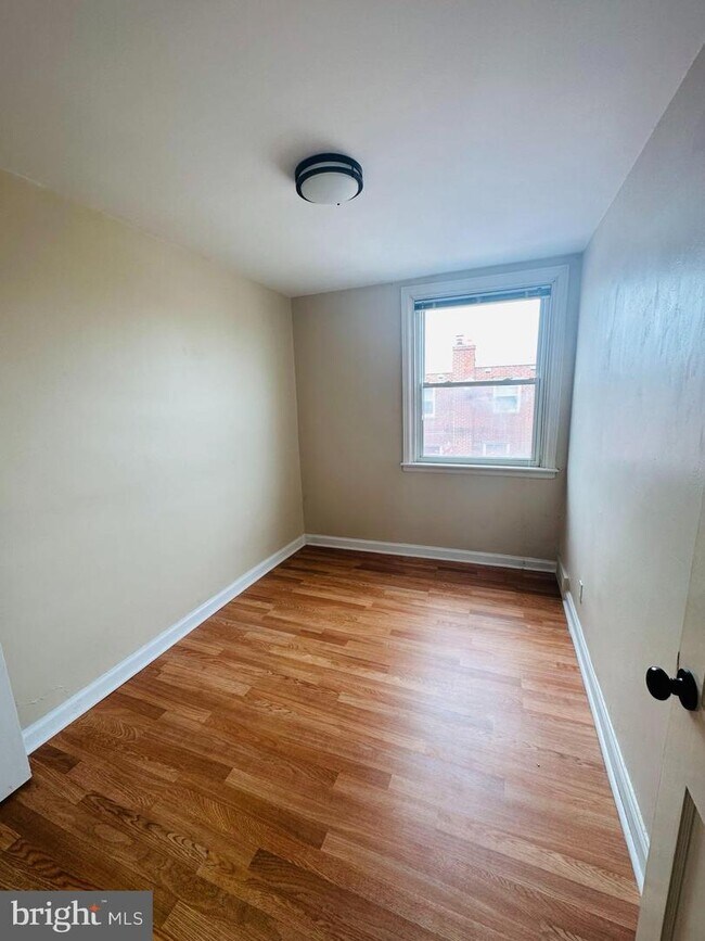 2119 Lardner St photo'