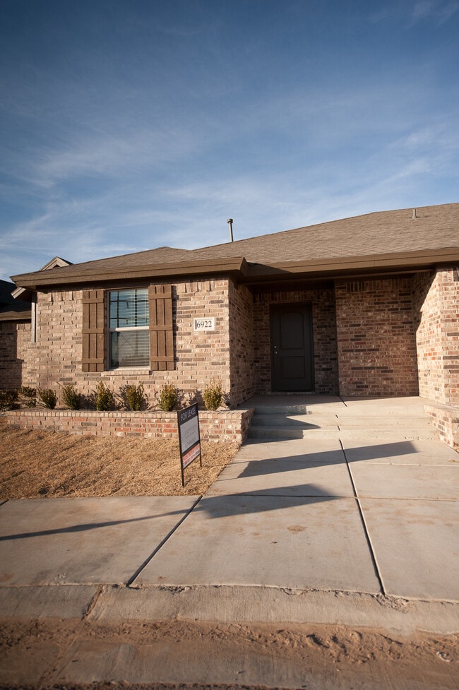 property at 6922 67th St