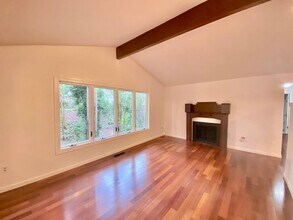 18559 58th Ave NE in Kenmore, WA - Building Photo - Building Photo