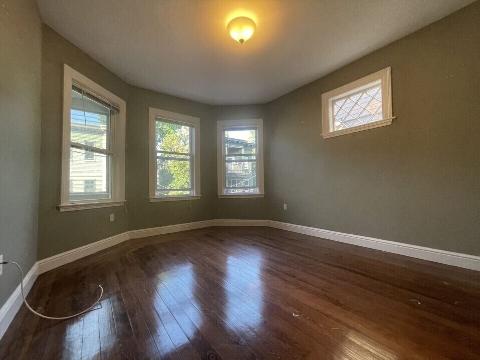 20 Marie Ave, Unit 2 in Cambridge, MA - Building Photo