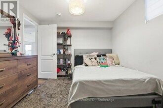 112 Mincing Trl in Brampton, ON - Building Photo - Building Photo