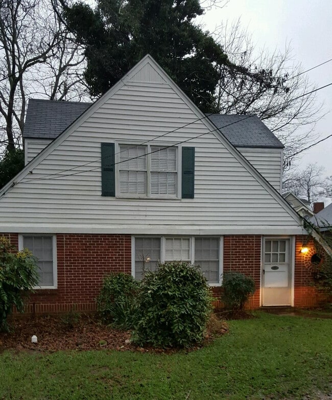 330 1/2 North White Street, Unit Apt. B (upstairs)