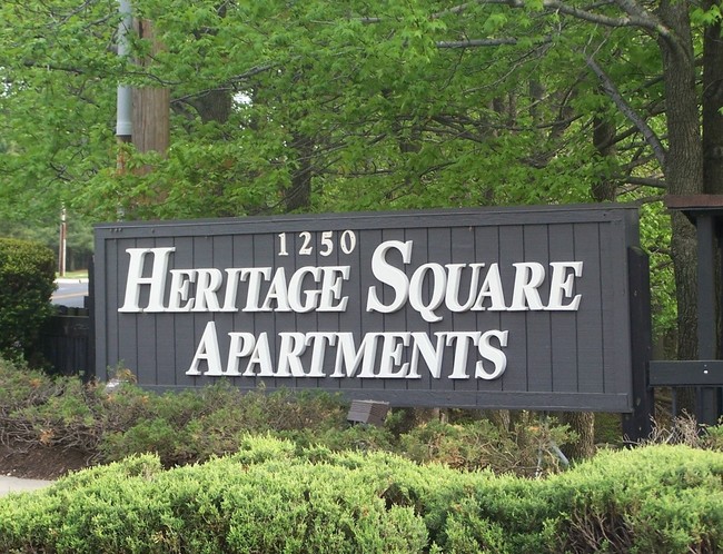 Heritage Square at Aberdeen in Matawan, NJ - Building Photo - Building Photo