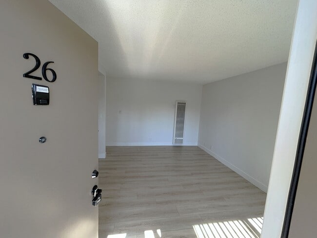 650 W Gardena Blvd in Gardena, CA - Foto de edificio - Building Photo