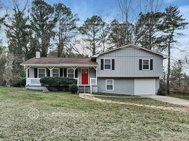 388 Stockwood Dr in Woodstock, GA - Building Photo