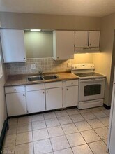 831 Moyer Ave-Unit -2 in Youngstown, OH - Building Photo - Building Photo