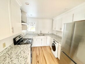 50 High St, Unit 2 in Plainfield, VT - Building Photo - Building Photo