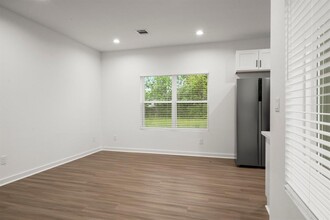 306 Calloway St-Unit -A in Houston, TX - Foto de edificio - Building Photo