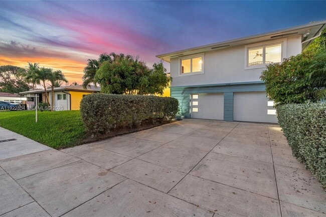 1361 NE 104th St in Miami Shores, FL - Building Photo - Building Photo