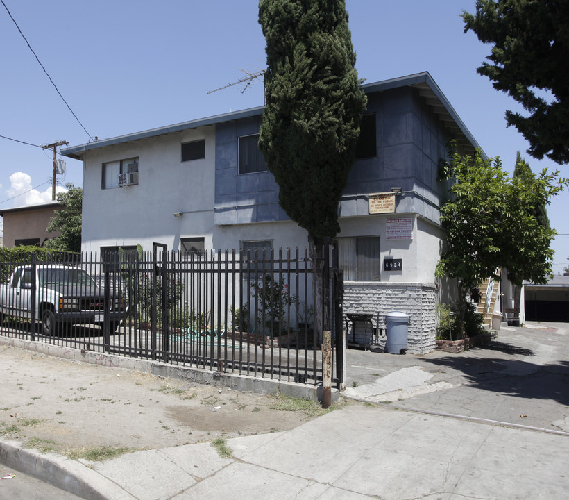 6934 Hinds Ave in North Hollywood, CA - Building Photo