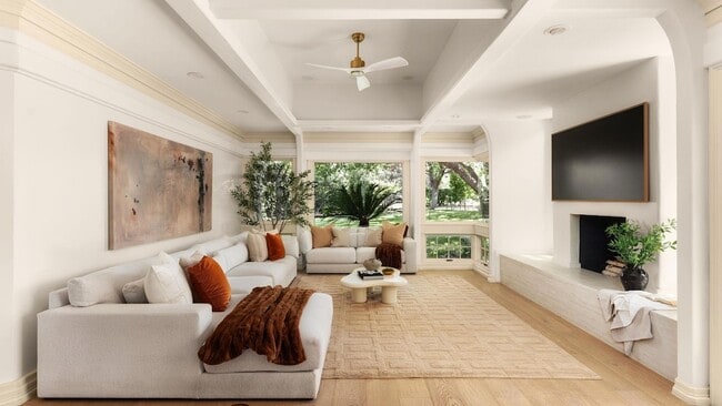 2036 Wimberly Ln in Austin, TX - Foto de edificio - Building Photo