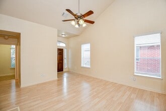 1905 Creek Run Dr in Pearland, TX - Building Photo - Building Photo