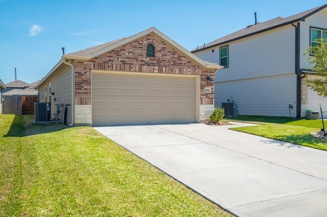 26106 Halwell Mnr Ln in Spring, TX - Building Photo - Building Photo