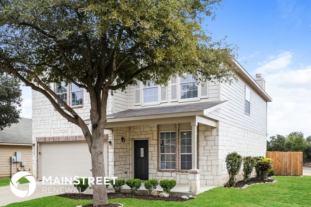 302 Fontana Albero in San Antonio, TX - Building Photo