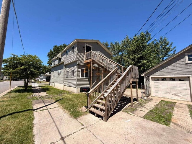 property at 422 Hoyt St
