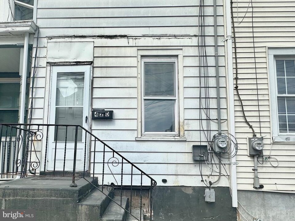 420 Liberty St in Trenton, NJ - Building Photo
