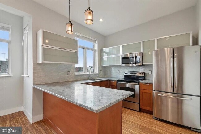 property at 808 N 4th St