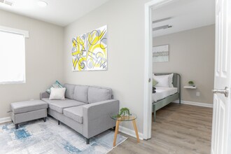 1265 Pall Mall St-Unit -B in Norfolk, VA - Building Photo - Building Photo