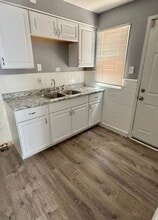 8306 Whitewater Dr in Berkeley, MO - Building Photo - Building Photo