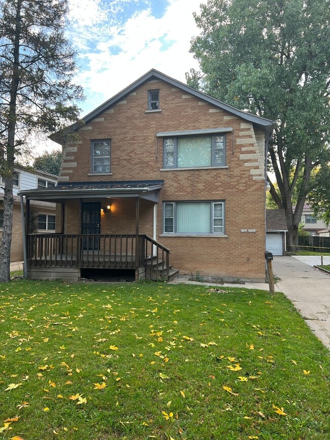 4702 N 44th St, Unit 4702 N 44th st