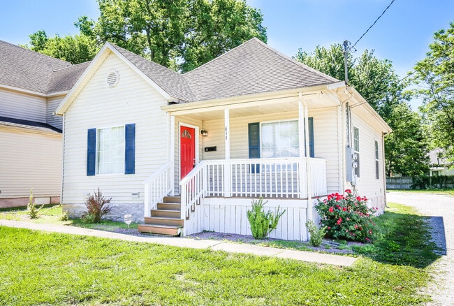property at 614 W Mt Vernon St